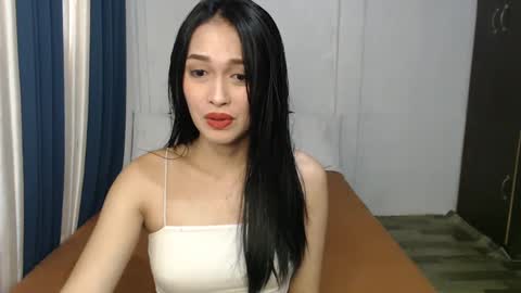 DIVINA online show from December 10, 2024, 3:41 am