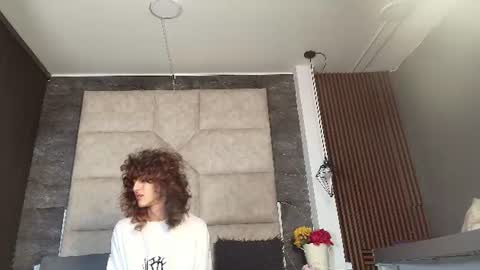 DIVINE online show from June 15, 2026, 7:16 pm