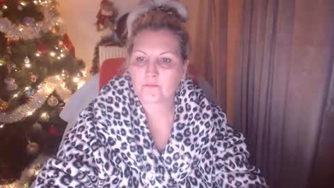 Snapshot of divineblond chatting on December 4, 2025, 12:53 am Alexxa online show from December 4, 2025, 12:53 am