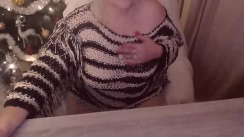 Snapshot of divineblond chatting on December 15, 2025, 12:26 am Alexxa online show from December 15, 2025, 12:26 am