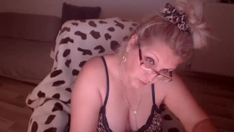 Snapshot of divineblond chatting on January 13, 2026, 10:15 pm Alexxa online show from January 13, 2026, 10:15 pm