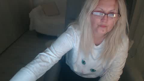 Alexxa online show from April 2, 2026, 9:45 pm