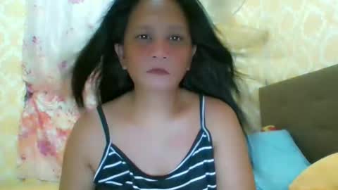 Snapshot of divinegrace10 chatting on May 17, 2026, 2:24 pm Divine Grace Close To Your Hear online show from May 17, 2026, 2:24 pm