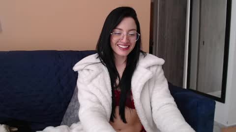 Hera online show from May 11, 2026, 4:04 pm