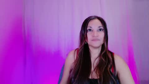 DivineLynn online show from February 1, 2025, 5:37 pm