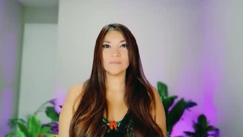 DivineLynn online show from November 16, 2025, 2:00 pm