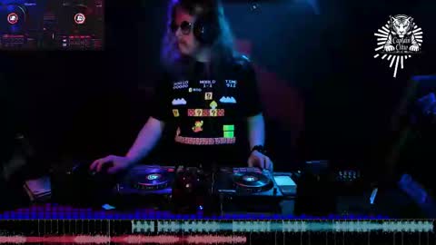 Adrian Arturo online show from February 22, 2025, 11:24 pm
