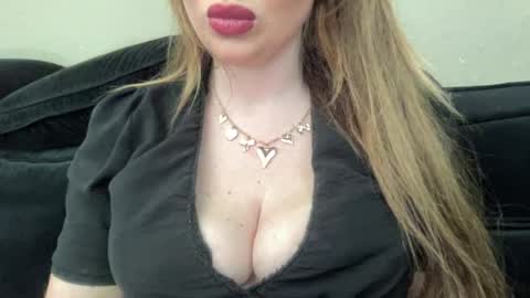 djelina940 online show from August 8, 2026, 12:07 pm