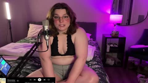 djentslut online show from December 6, 2024, 3:52 am