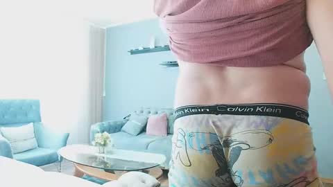 STR8 BOYv online show from May 7, 2026, 5:46 am
