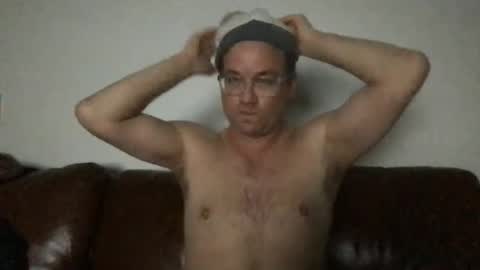 TriflinYoBitch online show from February 4, 2026, 9:37 am