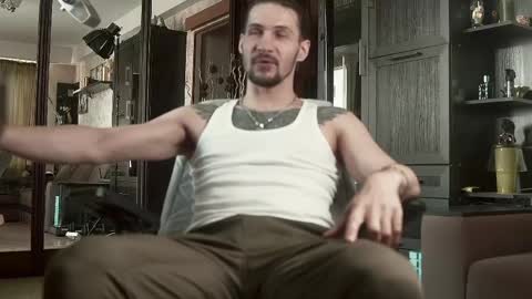 Snapshot of dl_raven chatting on May 19, 2026, 5:47 am Silverhand online show from May 19, 2026, 5:47 am