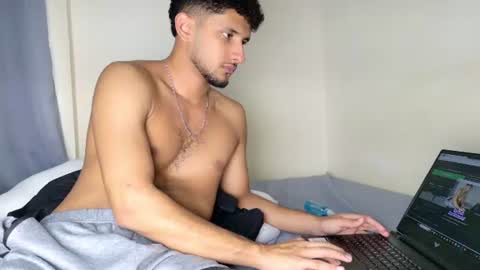 Snapshot of doc_clark chatting on June 13, 2026, 7:01 pm Jm online show from June 13, 2026, 7:01 pm