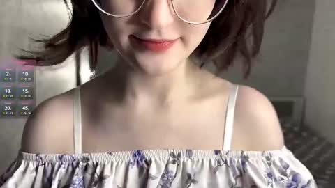 Snapshot of dodiebabikian chatting on June 17, 2026, 10:00 pm Annie PVT IS OPEN online show from June 17, 2026, 10:00 pm