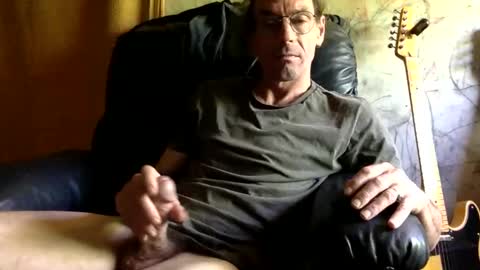 dogstarmanitee online show from December 18, 2025, 4:51 am