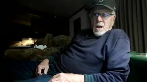 Snapshot of doingmyself69 chatting on October 30, 2025, 2:18 pm doingmyself69 online show from October 30, 2025, 2:18 pm