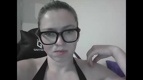 dolce_tempt online show from December 1, 2025, 5:07 pm