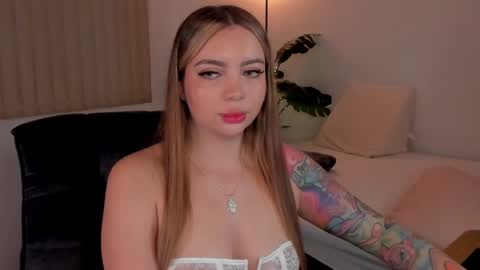 Snapshot of dolcebaddie chatting on March 11, 2025, 3:59 am Hii Dont forget to follow me . online show from March 11, 2025, 3:59 am