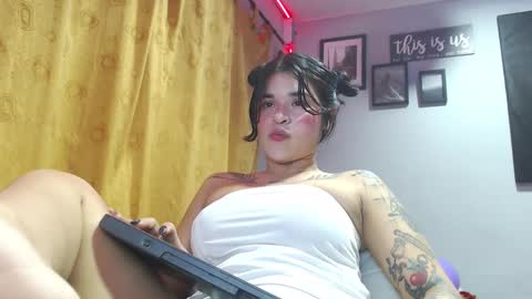 doll_and_thebrown online show from November 25, 2025, 12:21 am