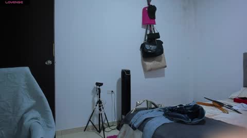 Snapshot of doll_andrea_ chatting on May 15, 2026, 10:50 pm ANDREA online show from May 15, 2026, 10:50 pm
