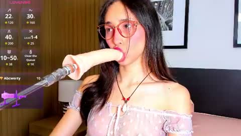 Bella  online show from June 10, 2026, 7:57 pm