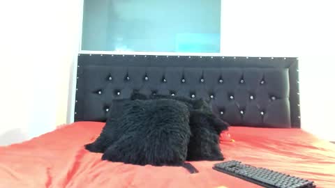 C E L E S T E  online show from September 17, 2025, 1:07 am