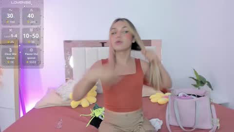 doll_isa_ online show from February 3, 2026, 3:15 am