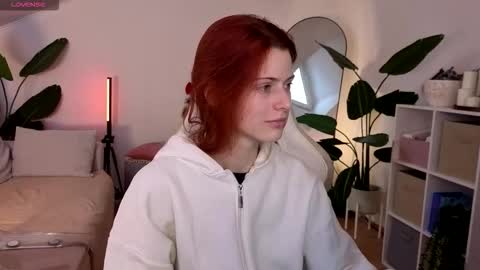 Your doll Lesli online show from January 11, 2026, 10:42 am