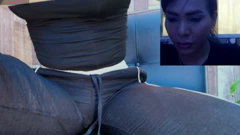 doll_lorenn26 online show from May 10, 2026, 6:13 pm