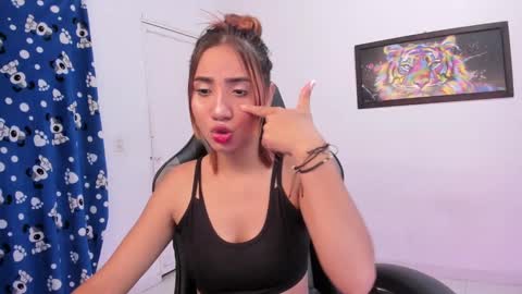 doll_miaa online show from December 17, 2024, 4:34 am