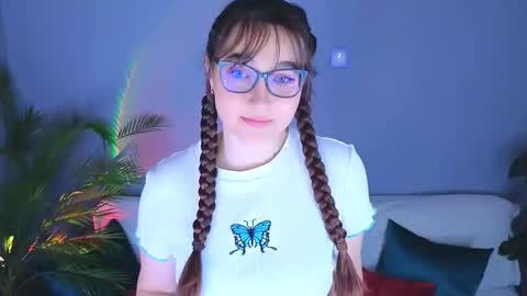 Tessa online show from September 29, 2025, 3:28 pm