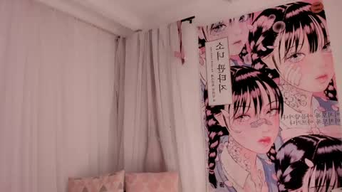 Snapshot of doll_venus chatting on April 21, 2026, 12:56 am Roxana independent model can you help me reach 100 hands up uwu online show from April 21, 2026, 12:56 am