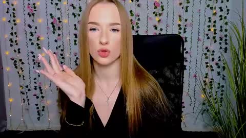 doll_vey online show from March 7, 2025, 12:34 pm