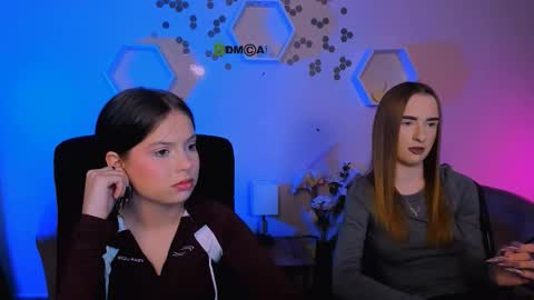 doll_vey online show from November 24, 2025, 7:57 pm