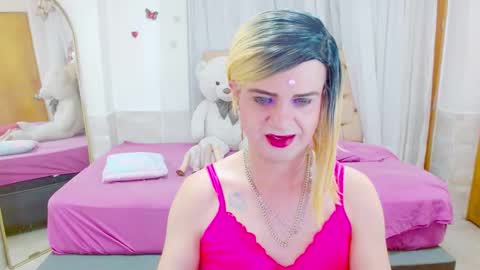 Snapshot of dolldirtyxxx1 chatting on December 22, 2025, 5:15 am ilona online show from December 22, 2025, 5:15 am