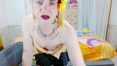 Snapshot of dolldirtyxxx1 chatting on May 2, 2026, 5:01 am ilona online show from May 2, 2026, 5:01 am