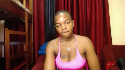 Snapshot of dollface_bella chatting on October 12, 2025, 3:11 pm Bella online show from October 12, 2025, 3:11 pm