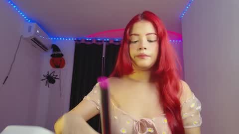 Snapshot of dolliestgirl__ chatting on October 25, 2025, 3:40 pm Emillie online show from October 25, 2025, 3:40 pm