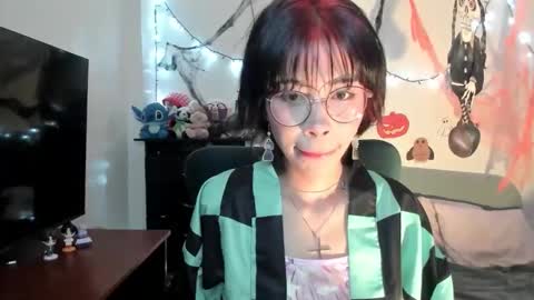 mina online show from October 24, 2025, 10:28 pm