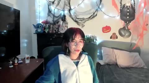 mina online show from October 26, 2025, 3:45 am