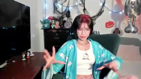 mina online show from October 26, 2025, 8:48 pm