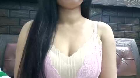 Snapshot of dollmeenu chatting on February 5, 2026, 9:14 am dollmeenu online show from February 5, 2026, 9:14 am