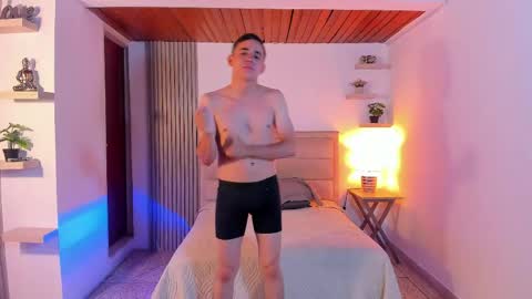 dolls_wallen online show from May 5, 2026, 2:41 am