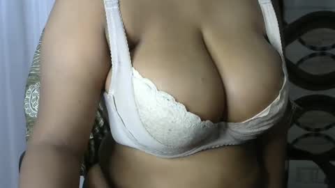 dolly_2 online show from December 3, 2024, 4:58 am