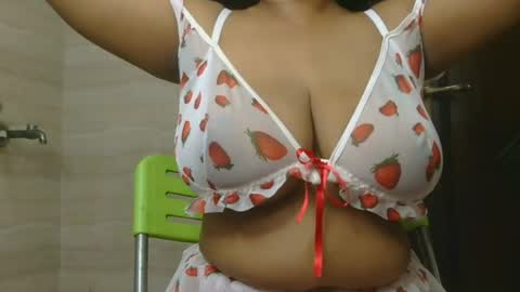 dolly_2 online show from June 28, 2026, 4:07 am