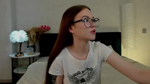 Dolly online show from September 24, 2025, 2:26 am