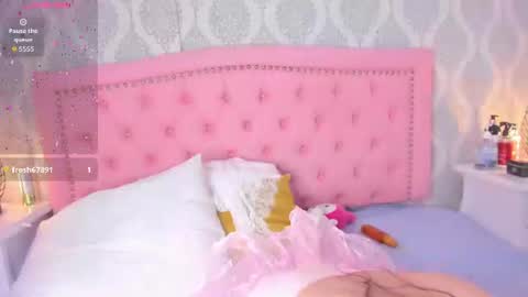 dolly_kitter online show from June 14, 2026, 11:45 am