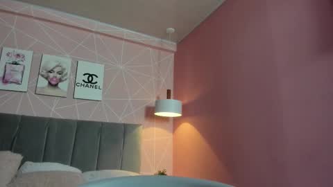 Snapshot of dolly_zoe chatting on September 16, 2025, 11:06 pm Call me Zoe  online show from September 16, 2025, 11:06 pm