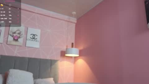 Snapshot of dolly_zoe chatting on October 15, 2025, 2:33 am Call me Zoe  online show from October 15, 2025, 2:33 am