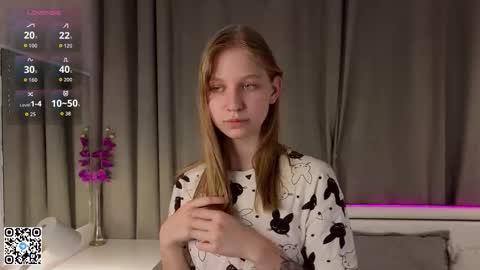 Emilia online show from September 27, 2025, 6:13 pm